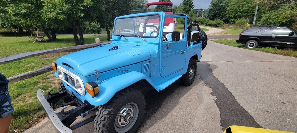 Torch Lake — the restored Toyota FJ40 Land Cruiser